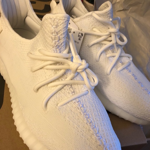 Yeezys V2 main image 5